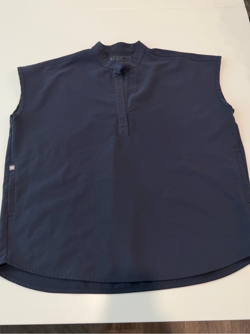 FIGS Rafaela Sleeveless Scrub Top M Quiet Navy Mandarin Collar